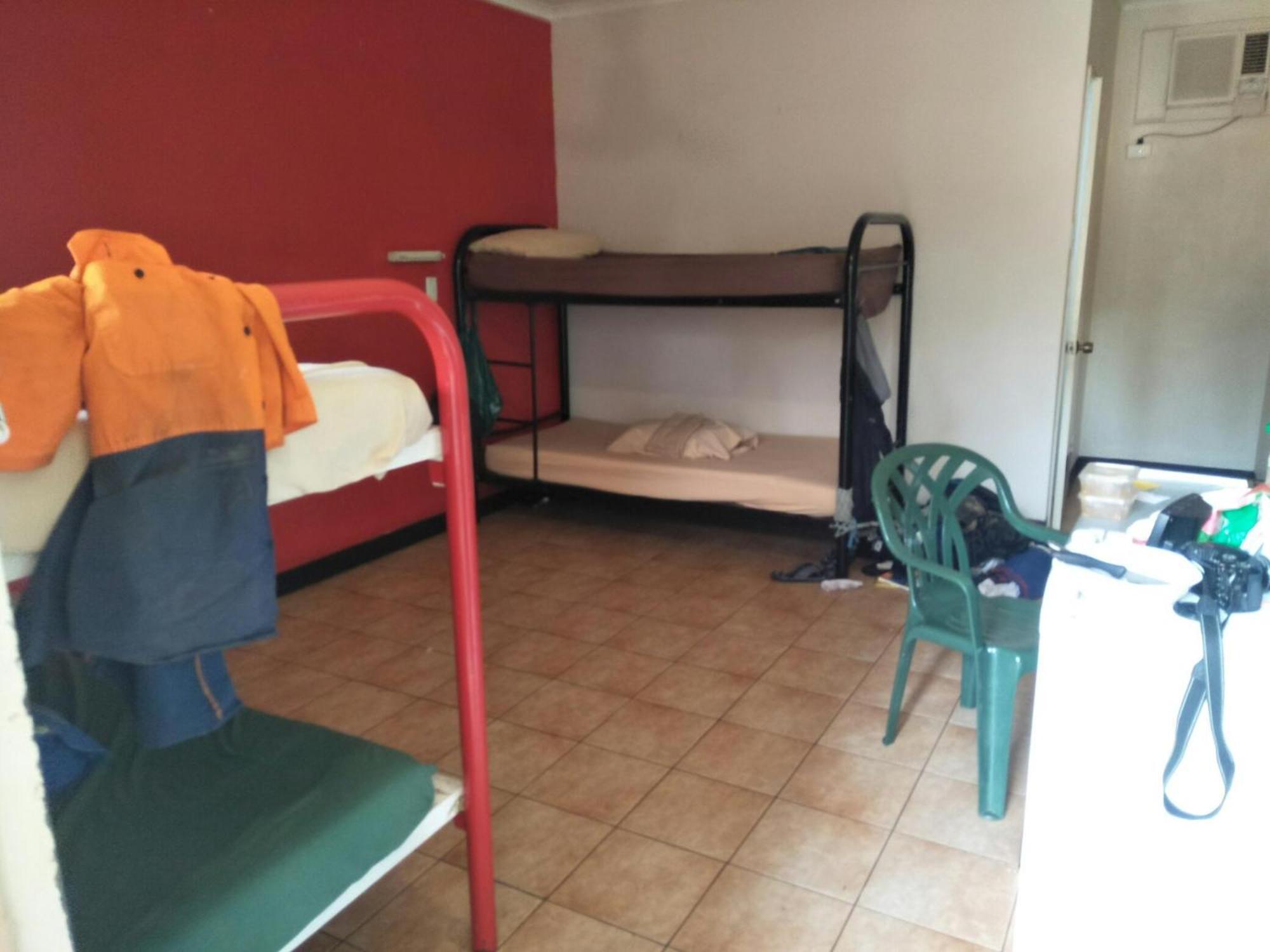 הוסטל קתרין Palm Court Backpackers מראה חיצוני תמונה