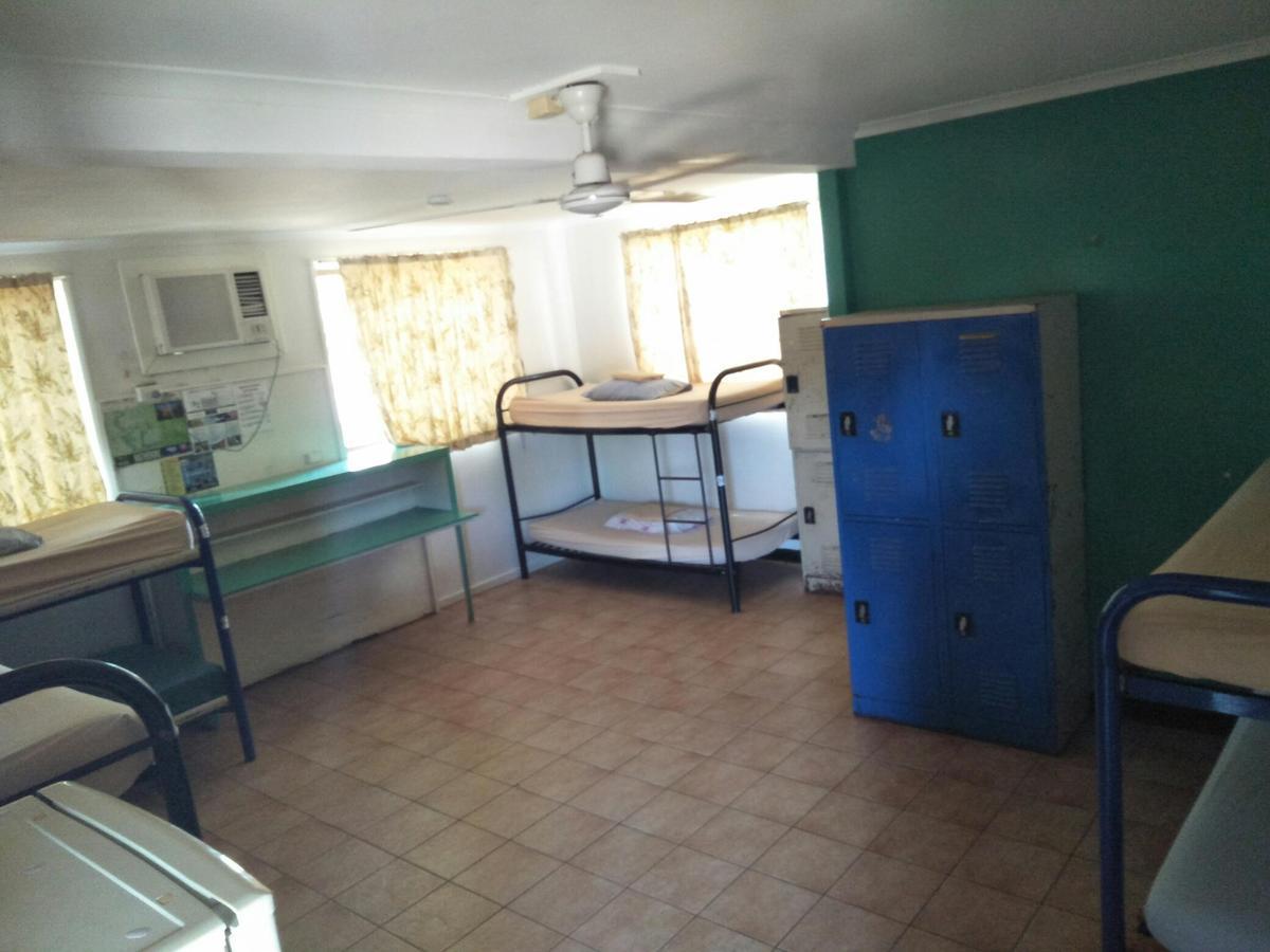 הוסטל קתרין Palm Court Backpackers מראה חיצוני תמונה