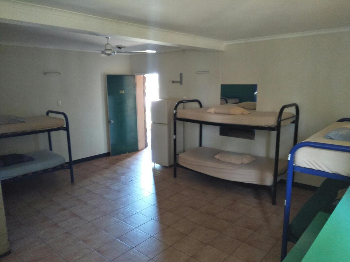 הוסטל קתרין Palm Court Backpackers מראה חיצוני תמונה