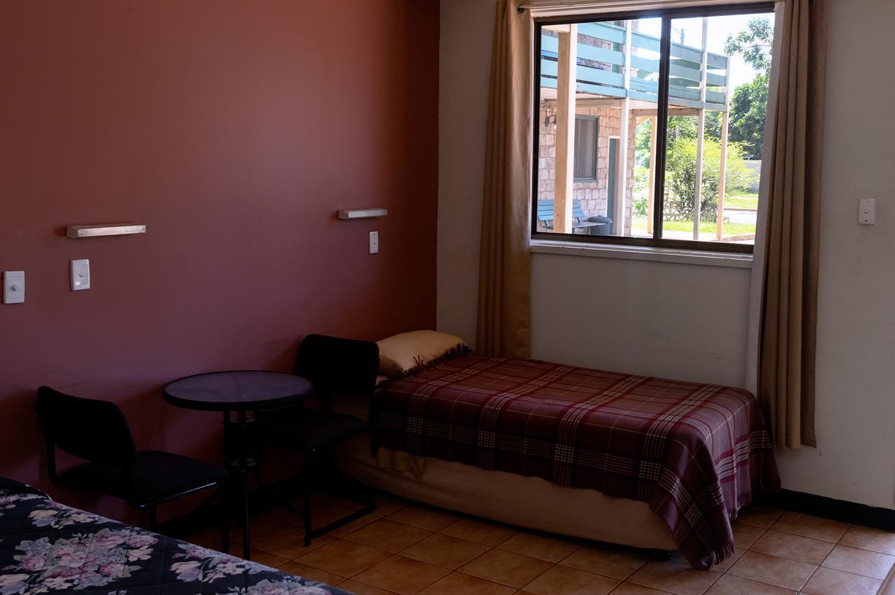 הוסטל קתרין Palm Court Backpackers מראה חיצוני תמונה