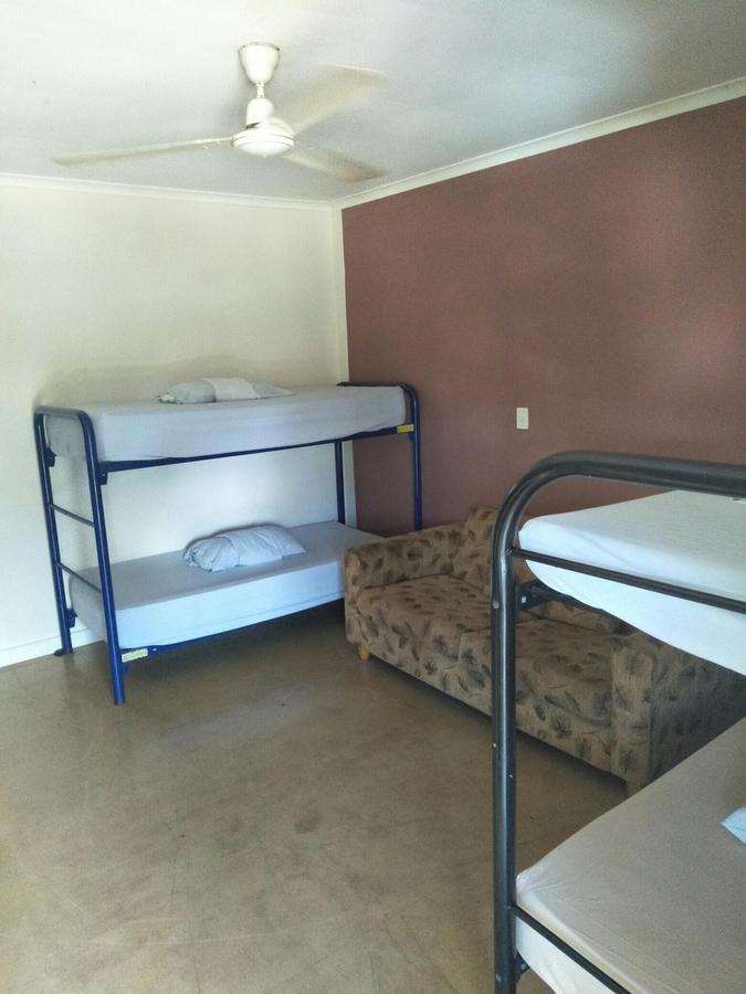 הוסטל קתרין Palm Court Backpackers מראה חיצוני תמונה