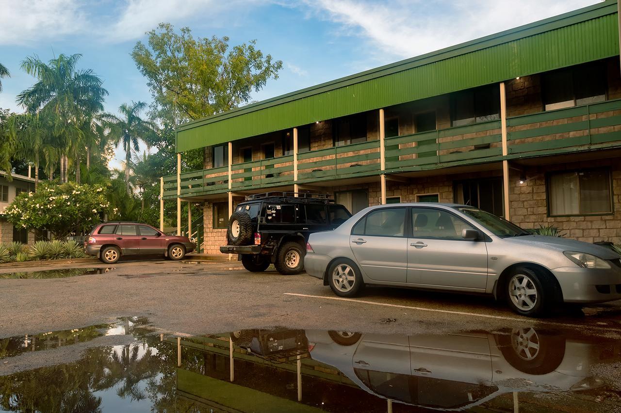 הוסטל קתרין Palm Court Backpackers מראה חיצוני תמונה