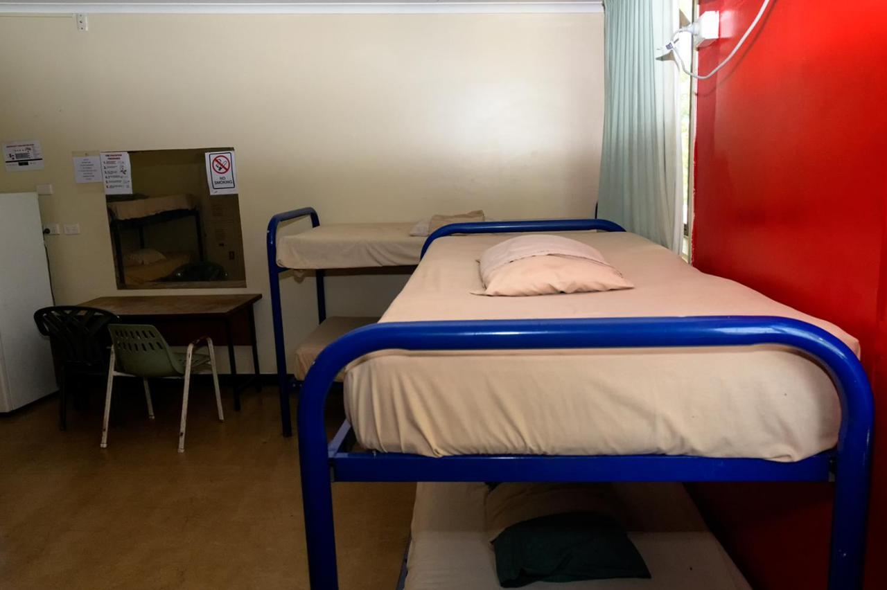 הוסטל קתרין Palm Court Backpackers מראה חיצוני תמונה